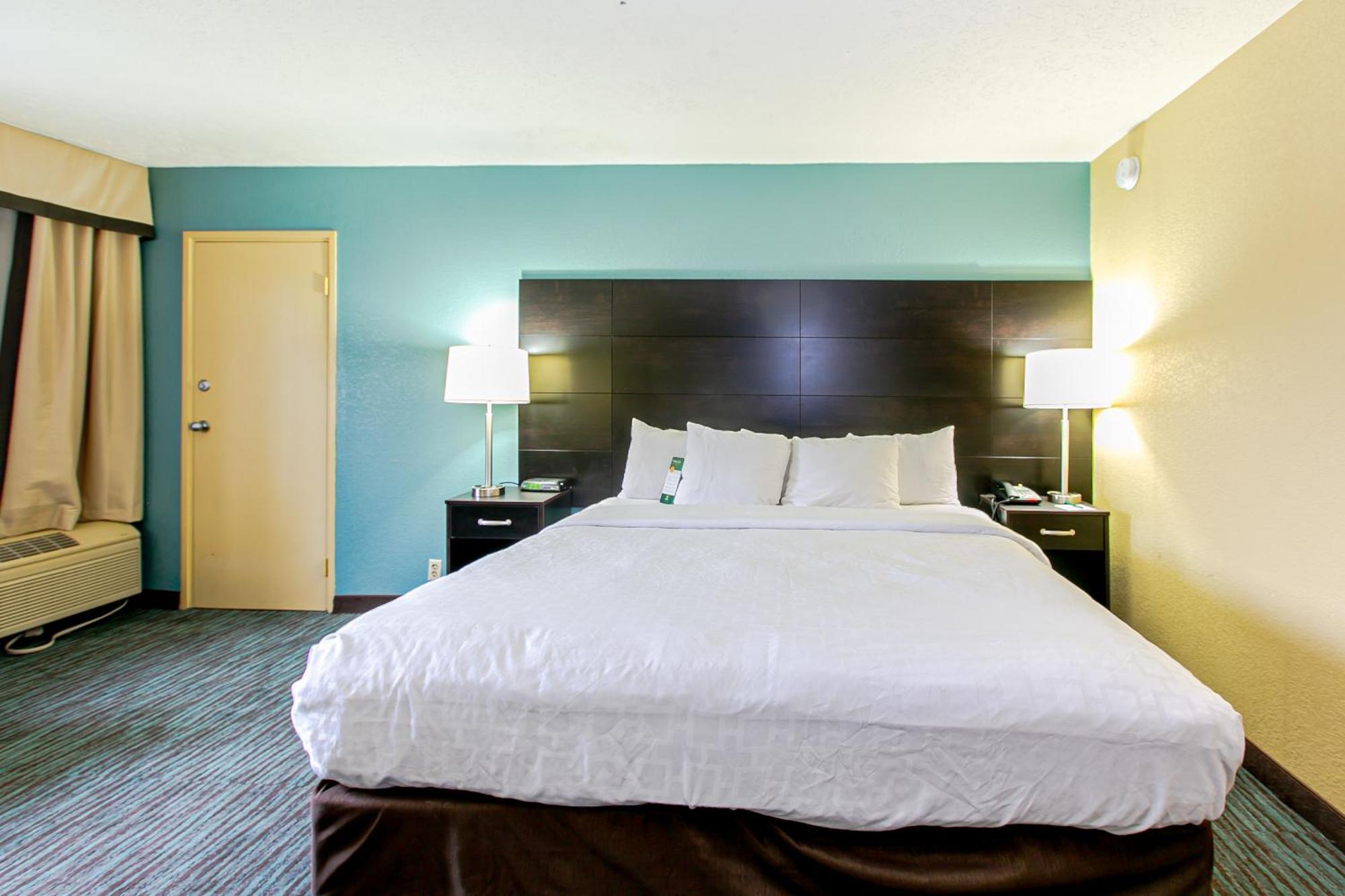 Quality Inn Dayton Airport Englewood Bagian luar foto