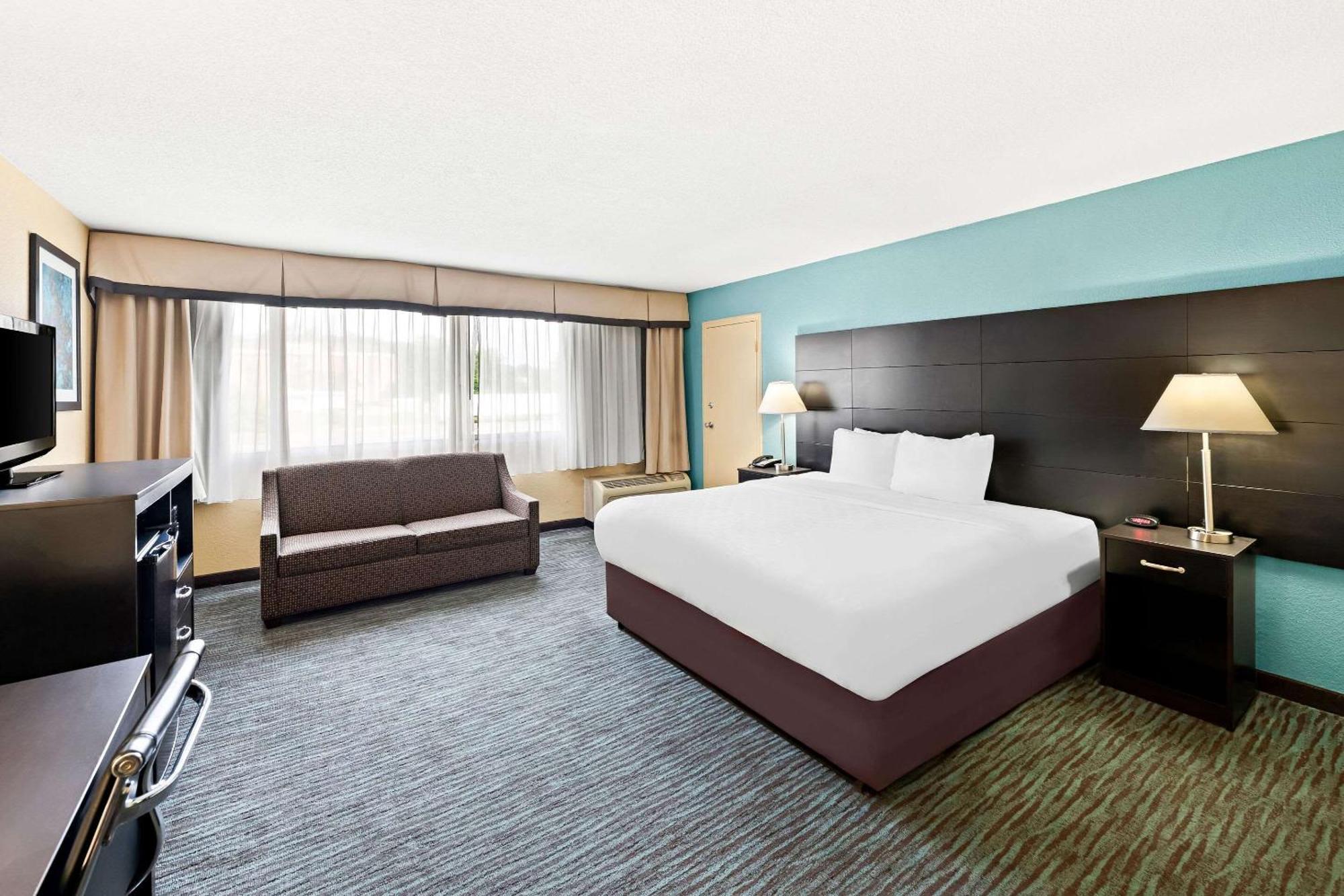 Quality Inn Dayton Airport Englewood Bagian luar foto