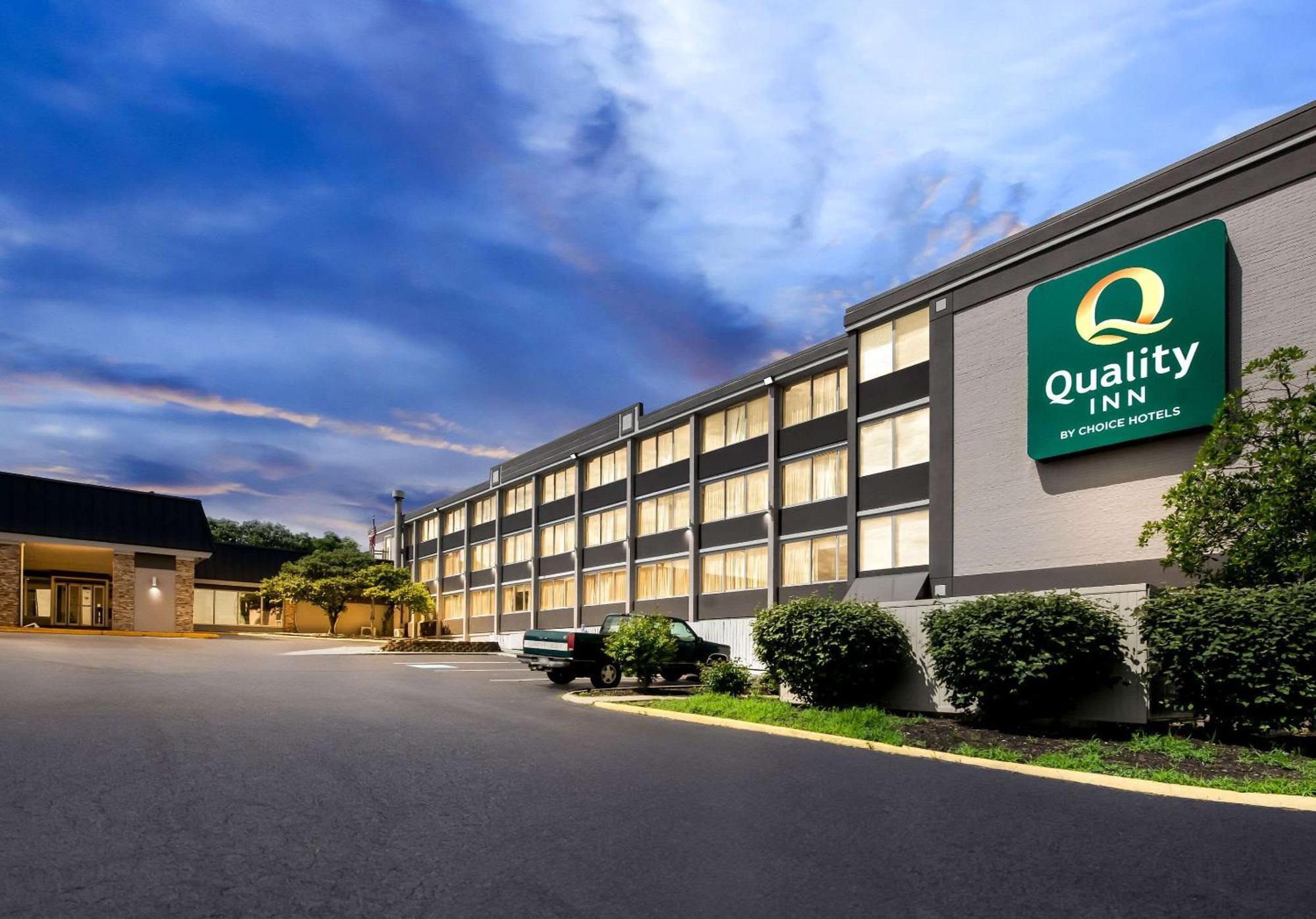 Quality Inn Dayton Airport Englewood Bagian luar foto
