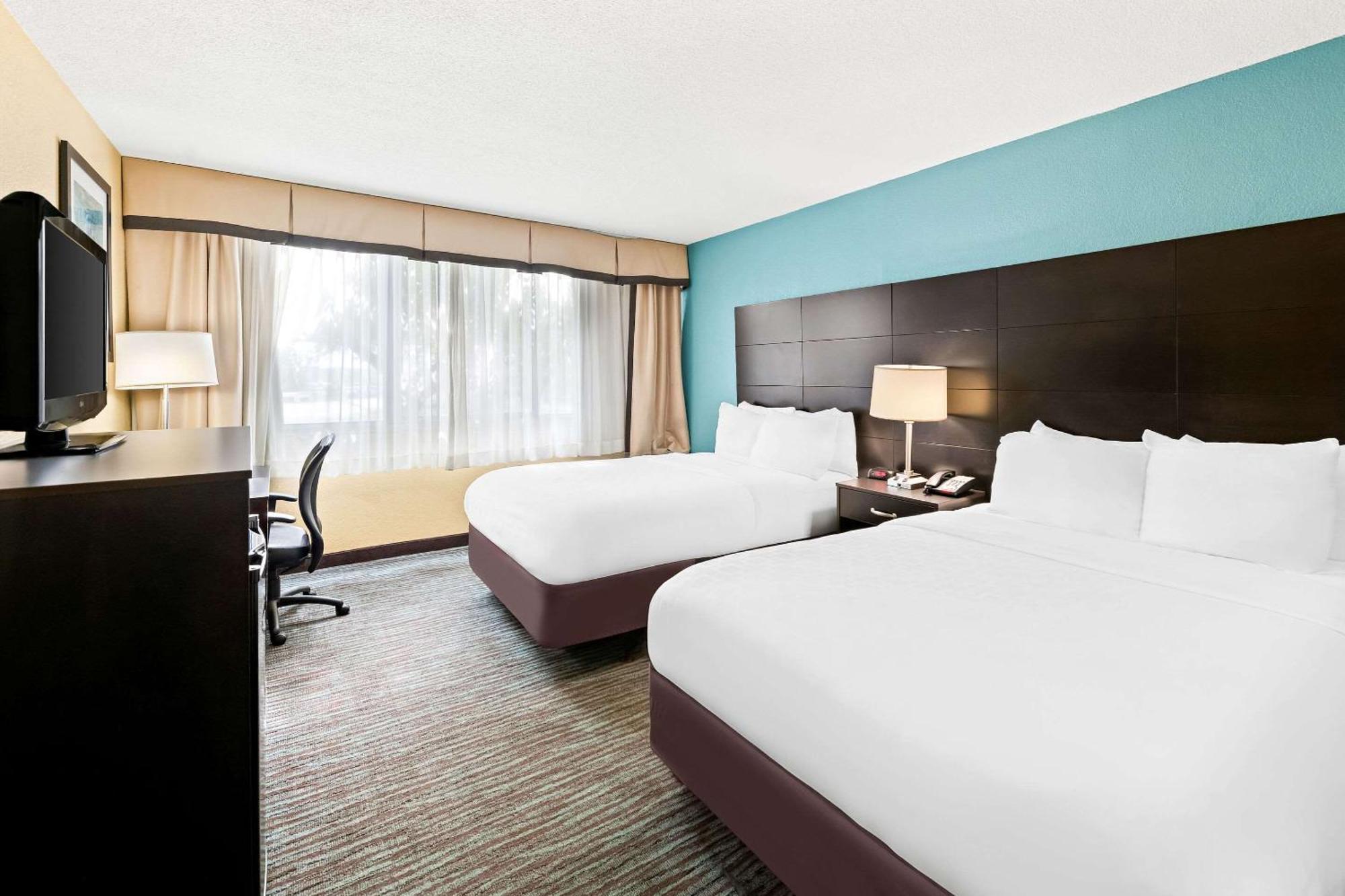 Quality Inn Dayton Airport Englewood Bagian luar foto