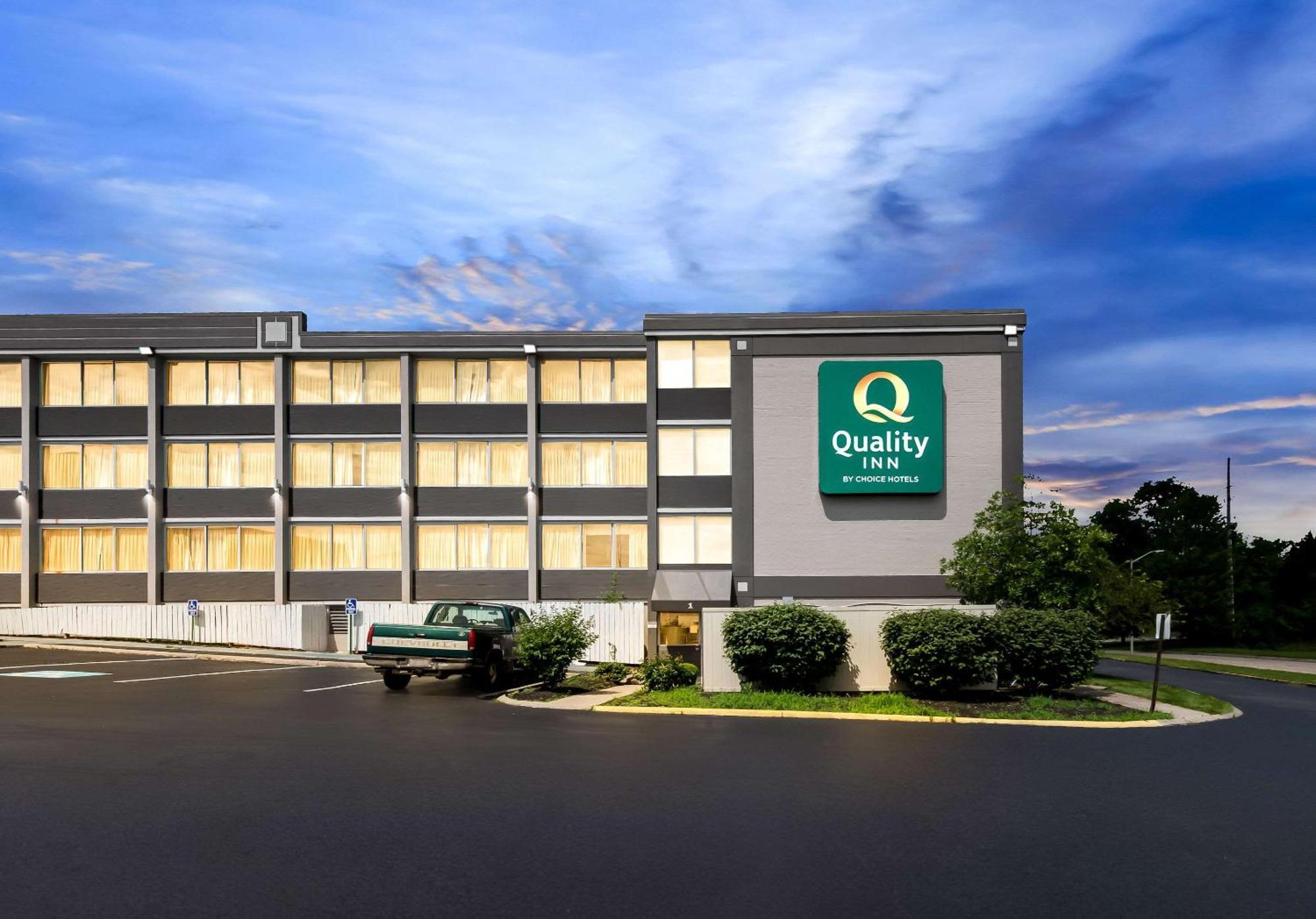 Quality Inn Dayton Airport Englewood Bagian luar foto